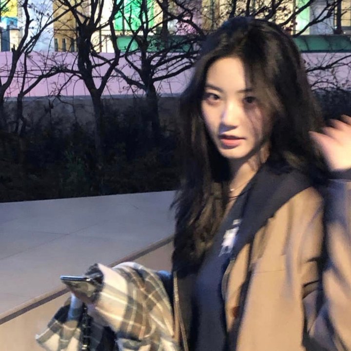 女孩不微笑